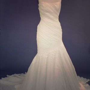 Mint condition - Marisa 808 wedding dress